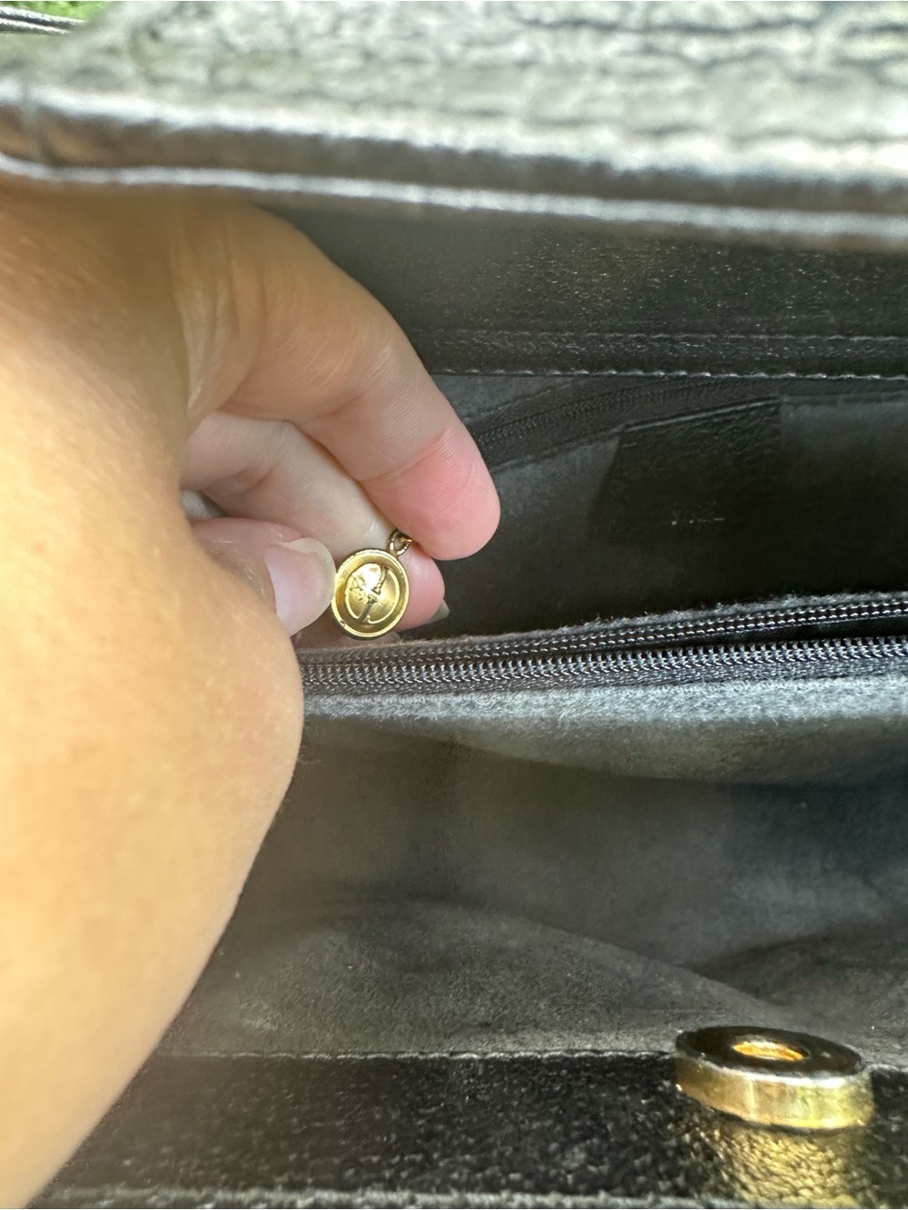 Gucci Diana Bamboo Handbag - Picture 9 of 14